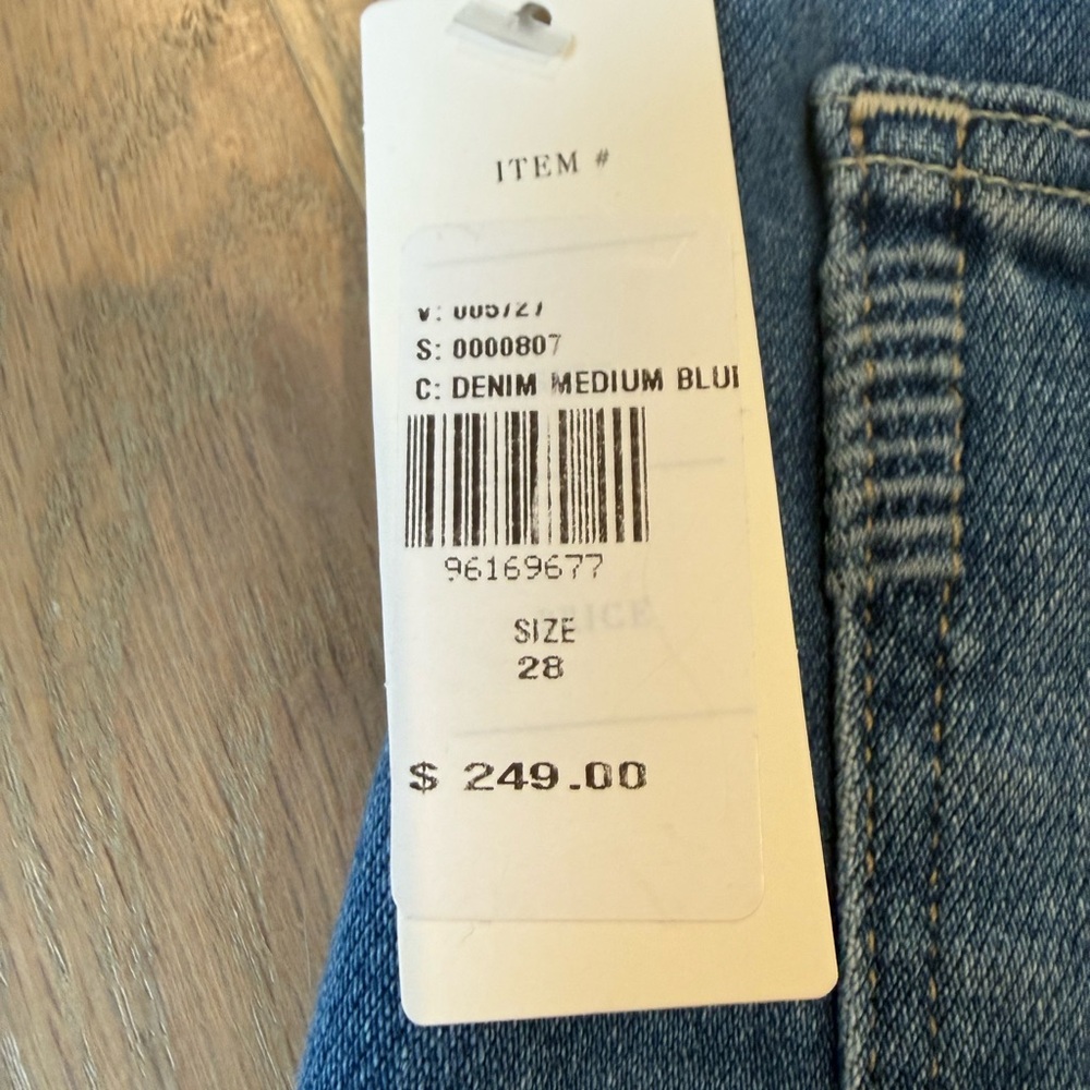 PAIGE Anessa Wide Leg Ankle Jeans, size 28 - Picture 3 of 7